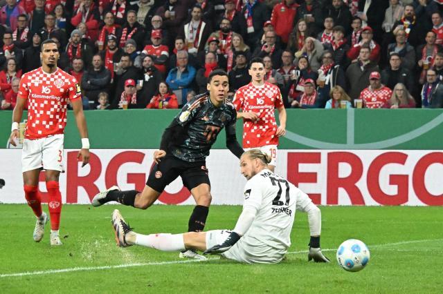 开云客户端下载-上半场戴帽！穆西亚拉就是孔帕尼心目中的齐祖小罗