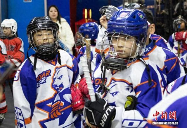 开云客户端下载-第二届黄河流域九省（区）冰球邀请赛开赛|杨迪|中新社|宁夏|青海|山西_新浪体育_新浪新闻